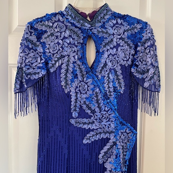 Stunning Beaded and Sequined Gown 100% Silk Size 14 - Picture 3 of 14